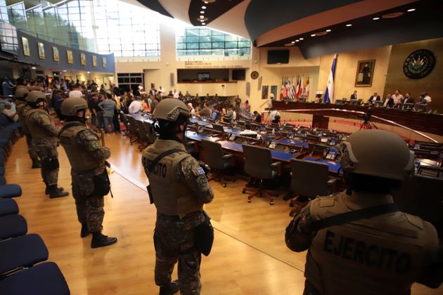 El Salvador, il presidente contro la Costituzione per combattere le “Pandillas”