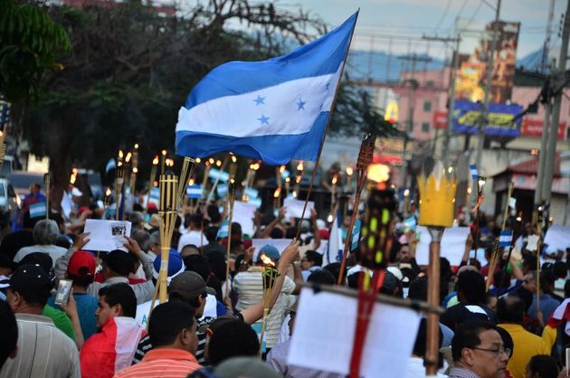 Honduras va al voto fortemente spaccato, travolto da crisi enormi