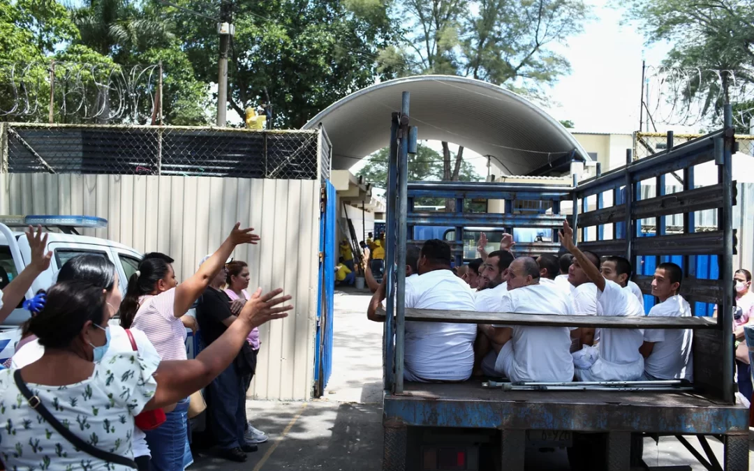 Stato di emergenza e violazione dei diritti umani in El Salvador. Nuove accuse contro il neo autoritario presidente Nayib Bukele