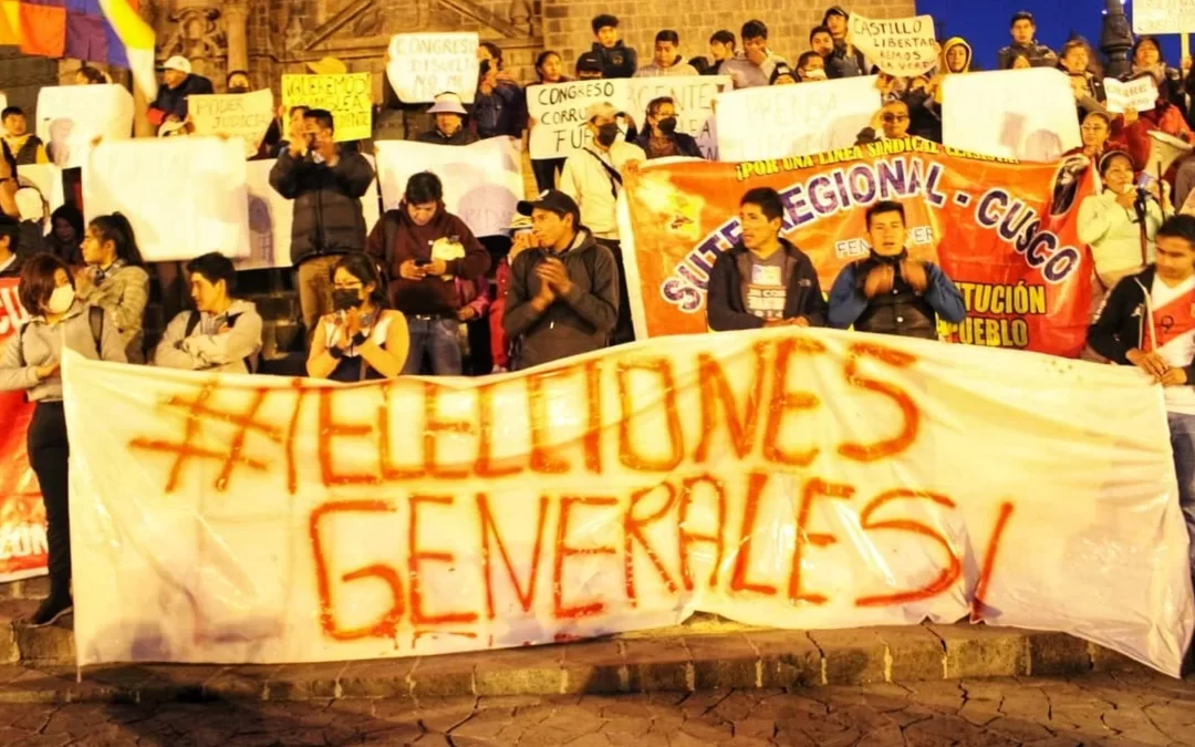 Crisi in Perù, la presidente Dina Boluarte annuncia elezioni anticipate